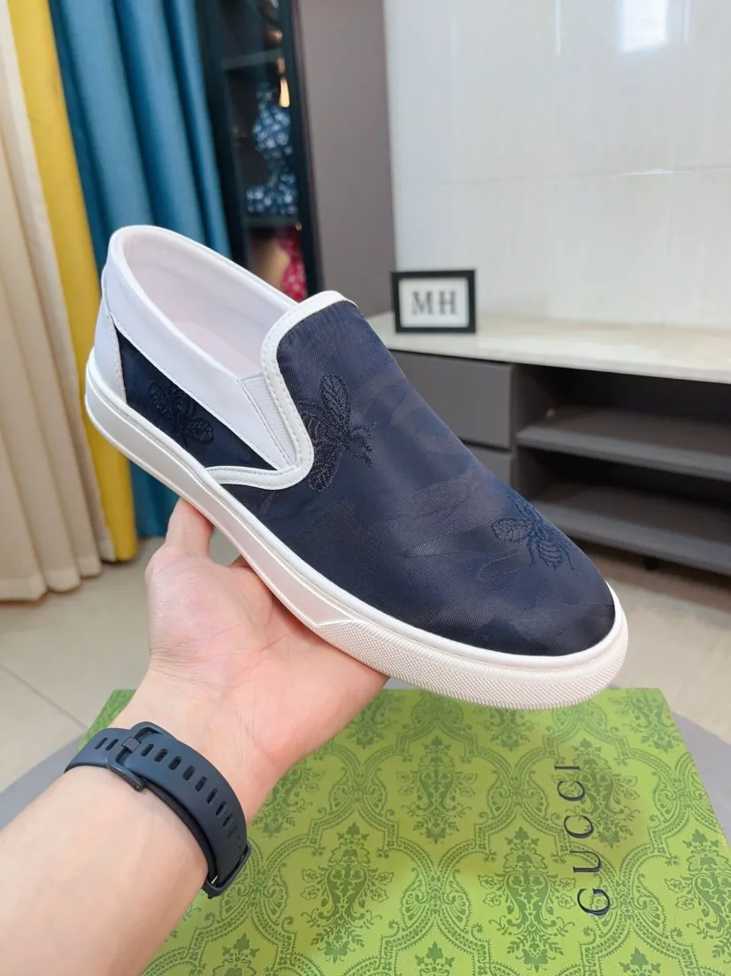 Men's shoes 💰360🌹🌹GUCCI [Gucci] New high-end brand of men's shoes, the latest fashionable casual men's shoes, trendy and versatile style, relaxed and sporty style, uppers imported from Italy, genuine leather lining and ultra-fine workmanship. Original personalized fashionable rubber wear-resistant outsole, light and comfortable on the foot, size 38-44